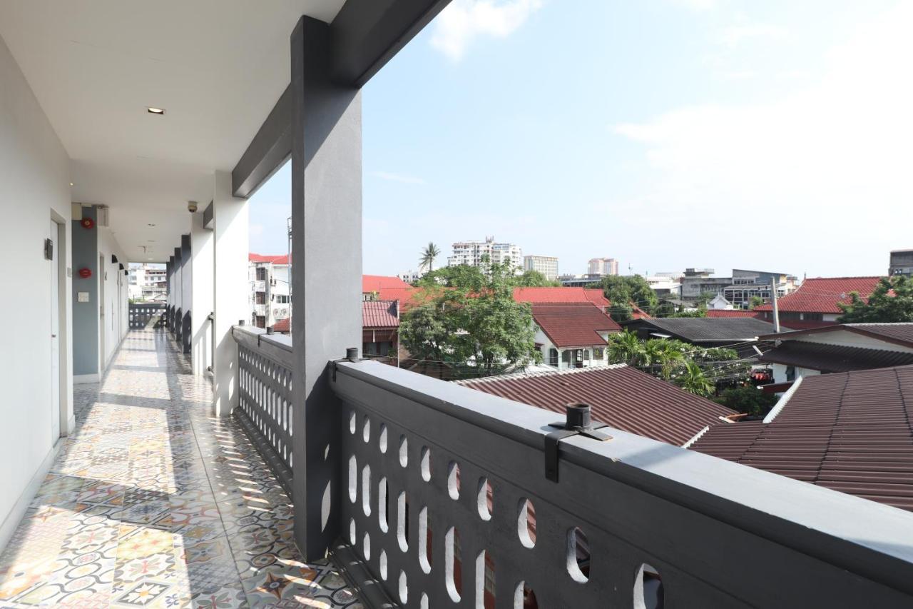 The Guest Chang Moi Boutique Hotel Chiang Mai Bagian luar foto