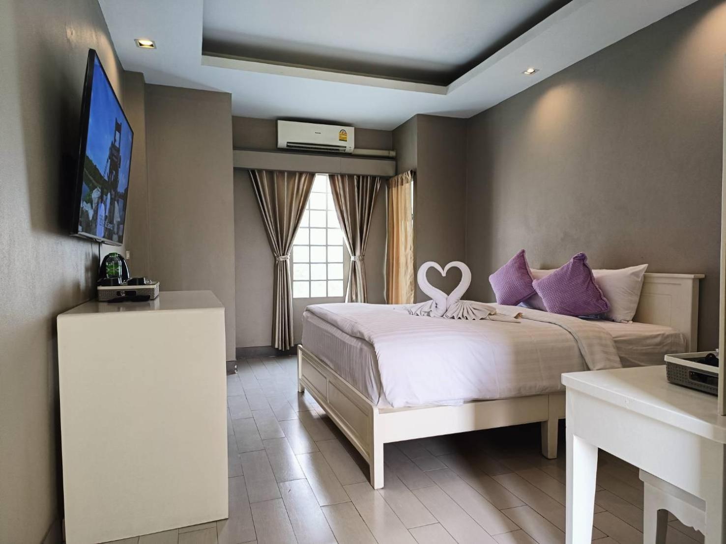 The Guest Chang Moi Boutique Hotel Chiang Mai Bagian luar foto