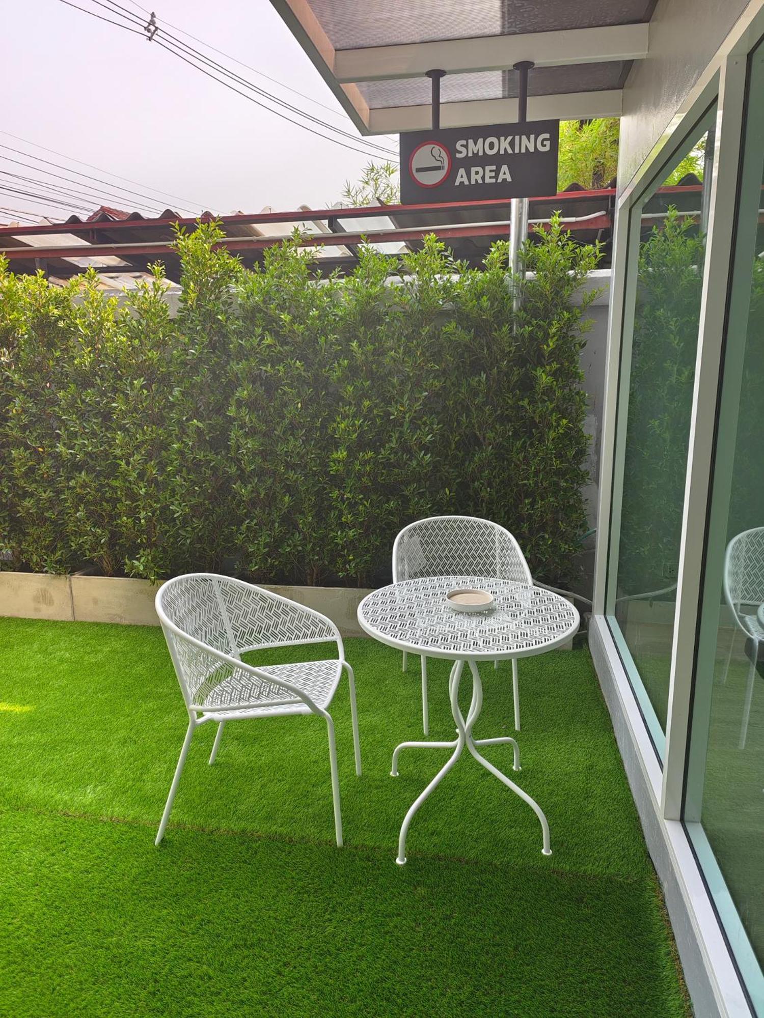 The Guest Chang Moi Boutique Hotel Chiang Mai Bagian luar foto