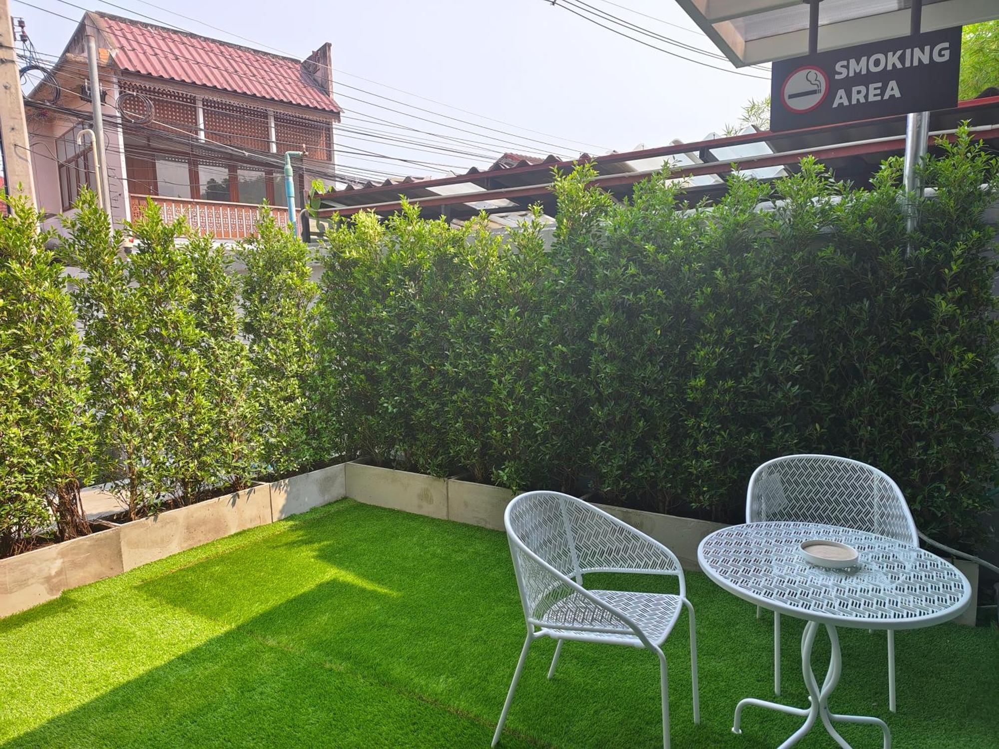 The Guest Chang Moi Boutique Hotel Chiang Mai Bagian luar foto